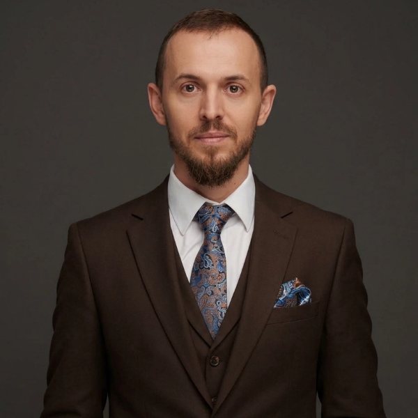 Michał Glinkowski, CEO Opisy.AI